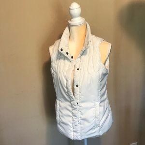 Like new! IZOD Lightweight Puffer Vest